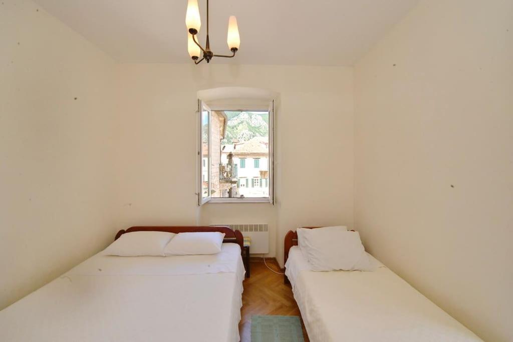 Apartment Cathedral โกตอร์ ภายนอก รูปภาพ