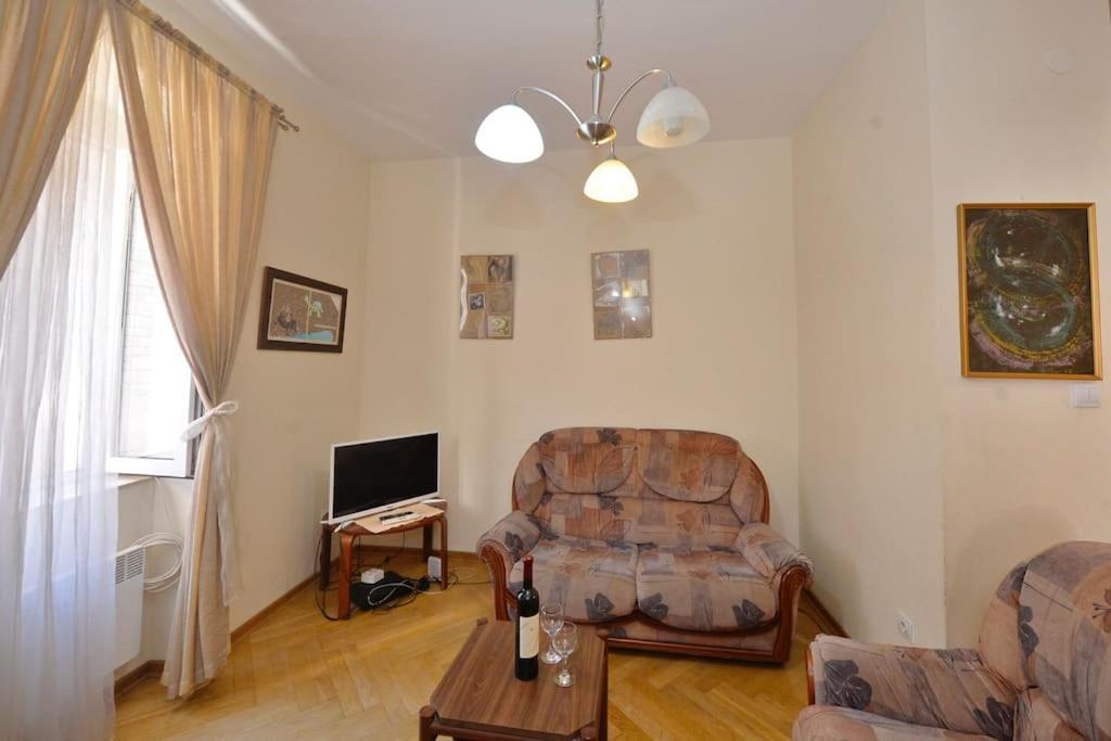 Apartment Cathedral โกตอร์ ภายนอก รูปภาพ