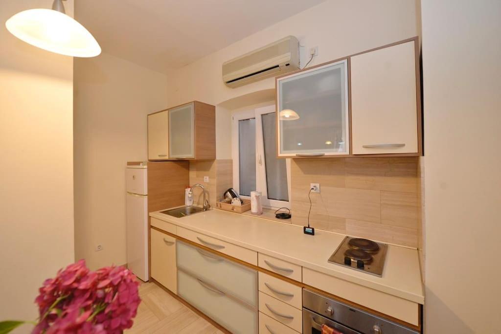 Apartment Cathedral โกตอร์ ภายนอก รูปภาพ
