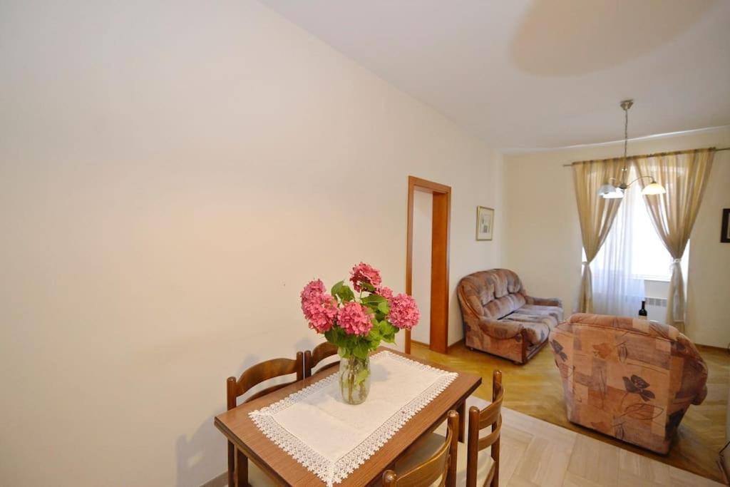 Apartment Cathedral โกตอร์ ภายนอก รูปภาพ